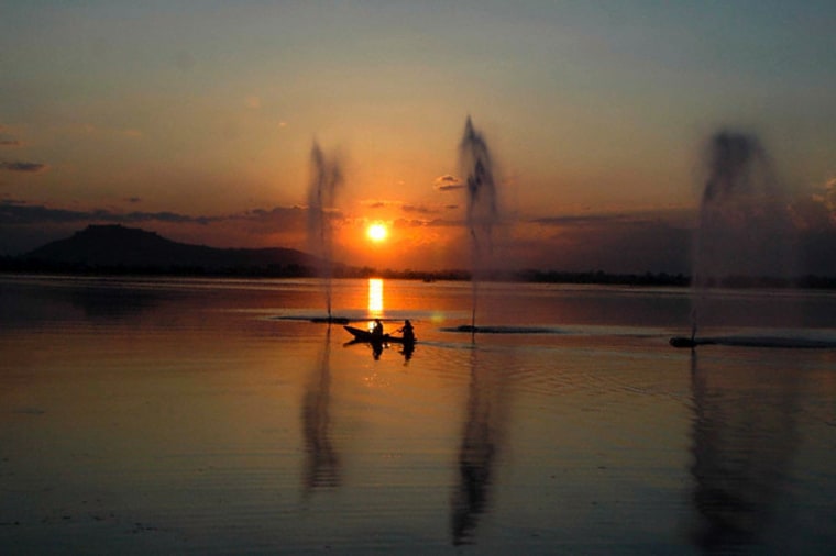 India -  Kashmir - Dal Lake - Sunset